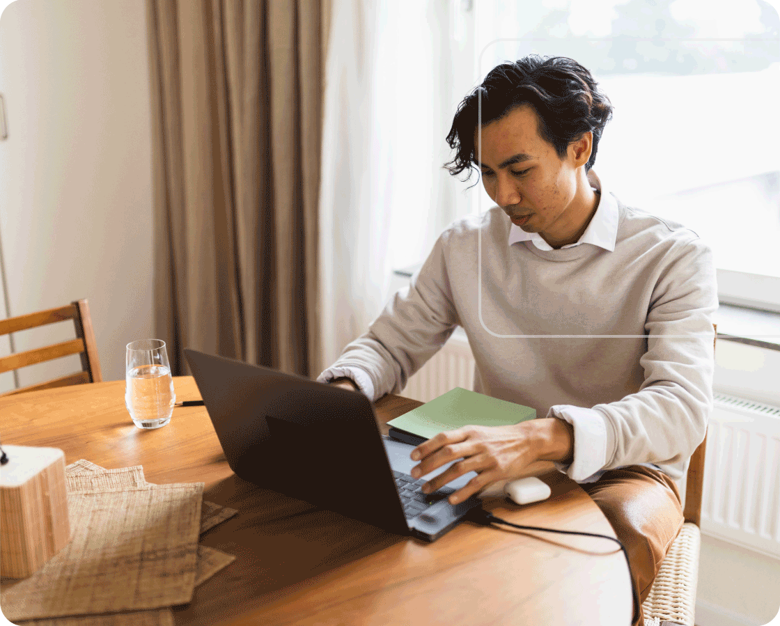 Fidelity Careers hero, student working at a computer