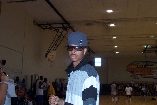 Reppin the D & G frames