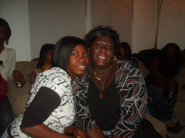 still at da damn party taking pictures