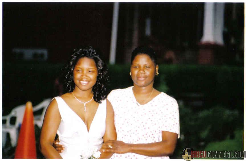 me and my mom before prom"05"