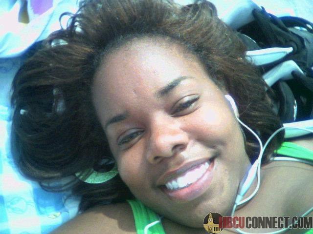 laying on that good good beach