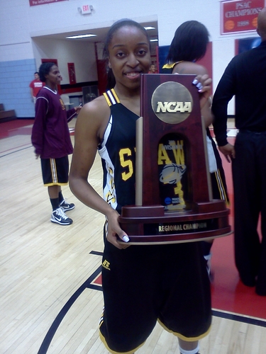 Shaw Lady Bears make the elite eight!