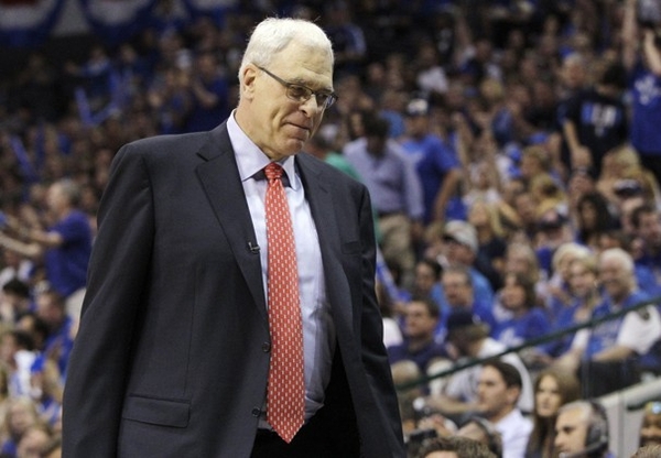 Lakers coach Phil Jackson ends iconic career in rare fashion�on a down note