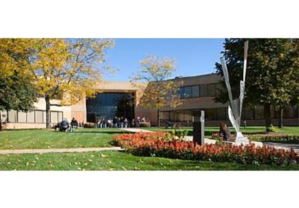  Learn about business careers at College of Lake County summer information sessions