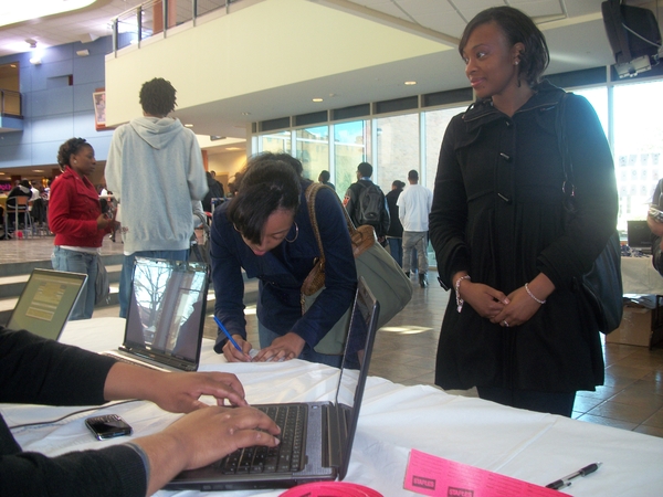 Black University Radio Network DirectEFX 08 15 11 SPECIAL FEAT RAPPER JAY ROCK