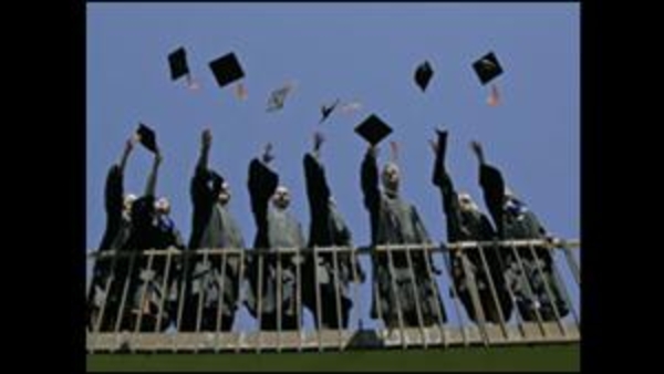 Top 3 tips for job-seeking college seniors