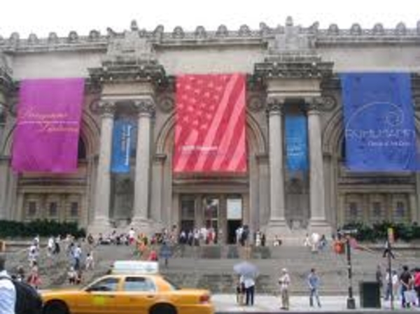 Apply today to a Paid Internship at the Metropolitan Museum of Art!
