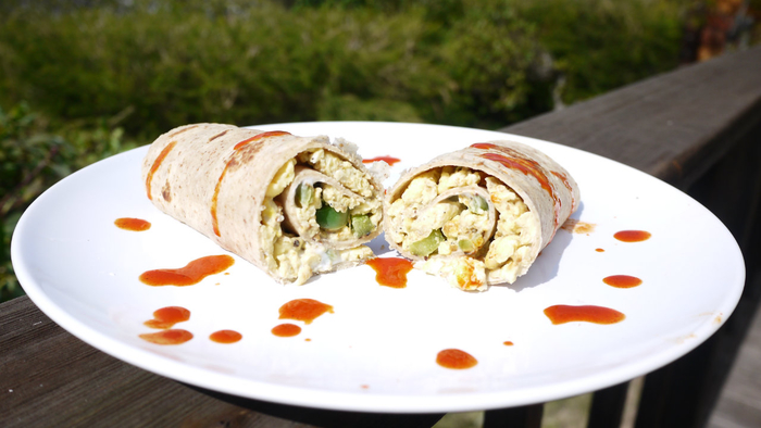 Cooking in College: Low Carb Eggs & Peppers Tortilla Wrap