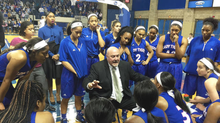 Womens Basketball to Face Indiana in WNIT