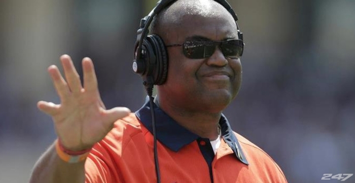 WHAT KIND OF JOB CAN I GET WITH A SPORTS MEDICINE DEGREE?