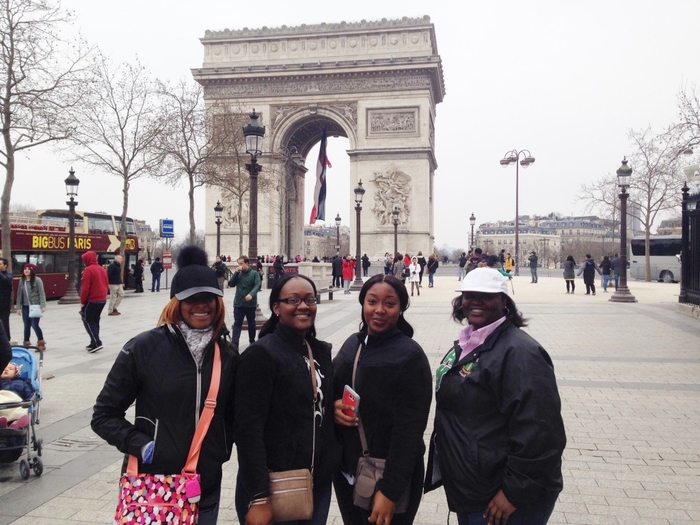 Students study abroad in Paris for Spring Break