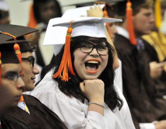 Alabama students can now receive grants to pay for college courses while still in high school
