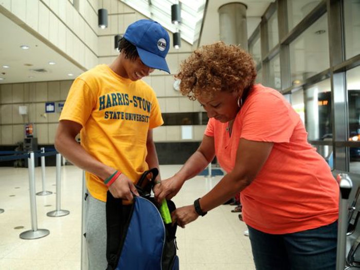 175-mile Uber ride helps teen fulfill college dream