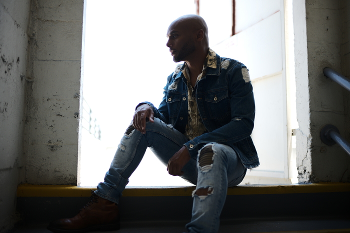Seasoned R&B Crooner KENNY LATTIMORE Drops Sensual Thought Provoking Single "Push"