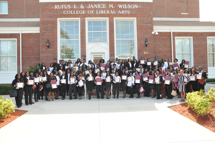 Largest Inducted Pre-Alumni Council Prepares for the Holidays