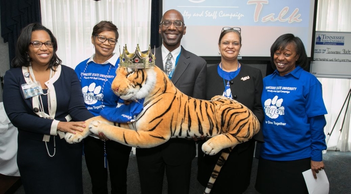 COLLEGE OF ENGINEERING RECOGNIZED AT SWEET TALK FOR 100 PERCENT PARTICIPATION IN FACULTY, STAFF GIVING CAMPAIGN