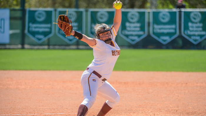 @BCUSoftball Drops Doubleheader at North Florida