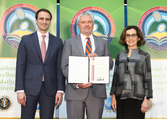 SSU professor emeritus accepts national award