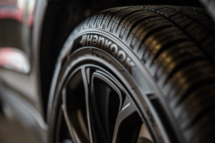 Routine Vehicle Inspections: 4 Signs Your Tires Need to Be Replaced