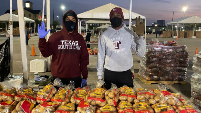 TSU Student Veterans Serve Their Community for the Holidays