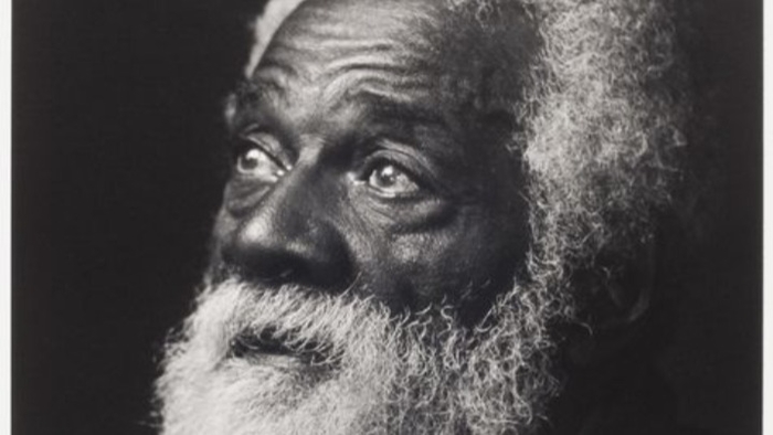 That man is famous,,,do u know him???