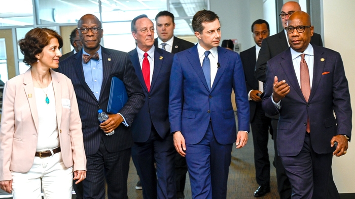 Morgan�s National Transportation Center Hosts Secretary of Transportation Pete Buttigieg for Special Tour and Town Hall