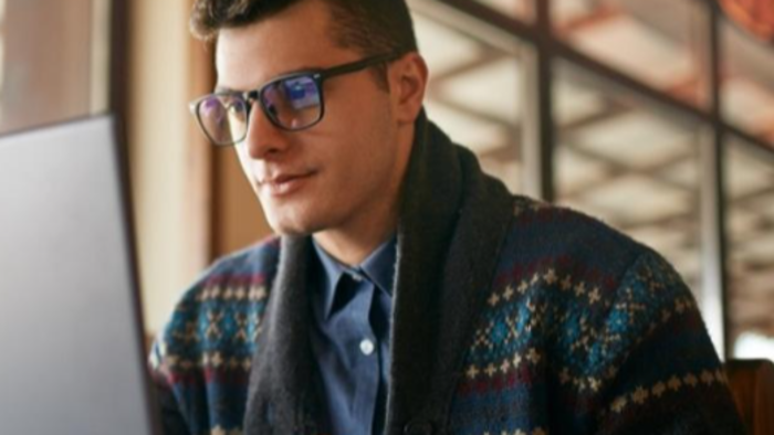 What to Look for in an Online School for Military