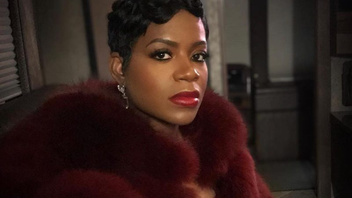 R&B superstar Fantasia rolls up her sleeve to donate lifesaving blood