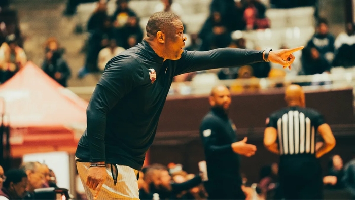 Hubert Davis doesn�t want the NIT, but LeVelle Moton does