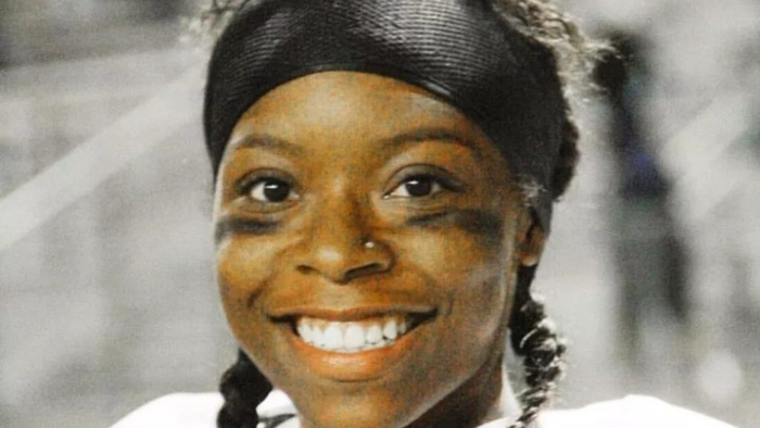 Meet Toni Harris, The First Woman to Receive a 4-Year College Football Scholarship