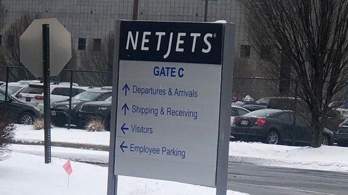 Any idea who owns NETJETS  How tough is it to operate a private jet full service businesS