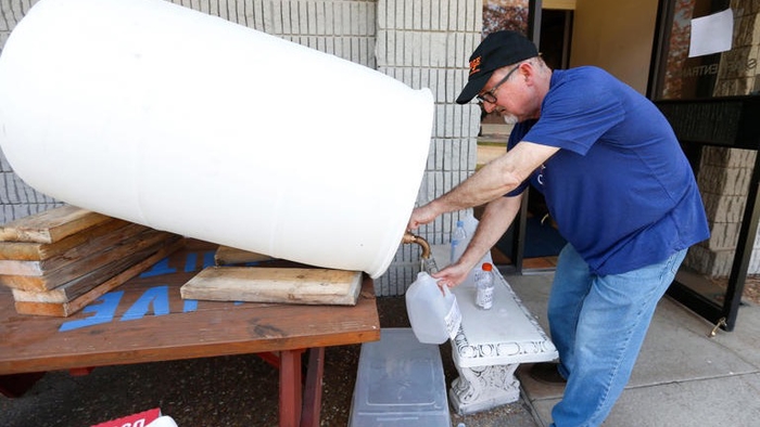 United Way of the Ozarks president and CEO Greg Burris will retire