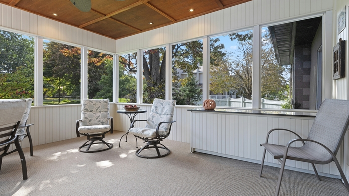 Enjoy Sun-Kissed Savings: How Sunrooms Bolster Your Financial Future