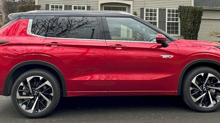 2024 Mitsubishi Outlander PHEV SUV Expands EV Range