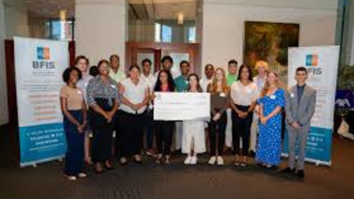 Seventeen students receive scholarship funding 