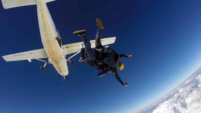 Ready for a Thrill? 5 Reasons to Try an Accelerated Free Fall Program