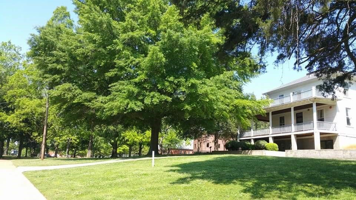 Oakwood University Accepts Huntsville Beautification Award for the 22nd Time