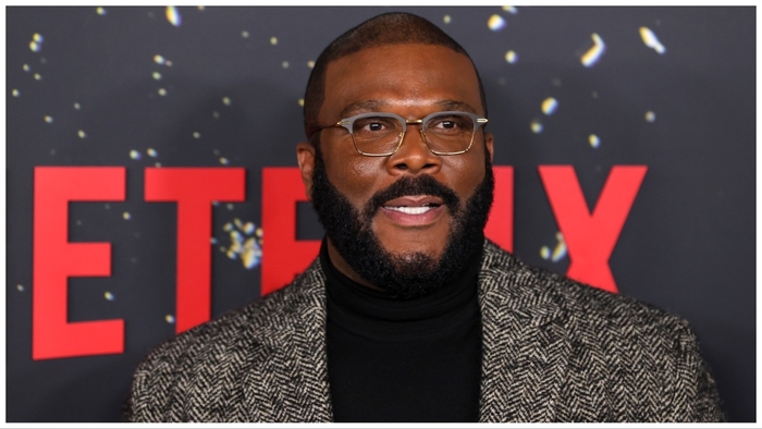 ENTERTAINMENT �I�m Out�: Tyler Perry Makes Quick Exit After Throwing Money at Atlanta Stripper and Whispering In Her Ear