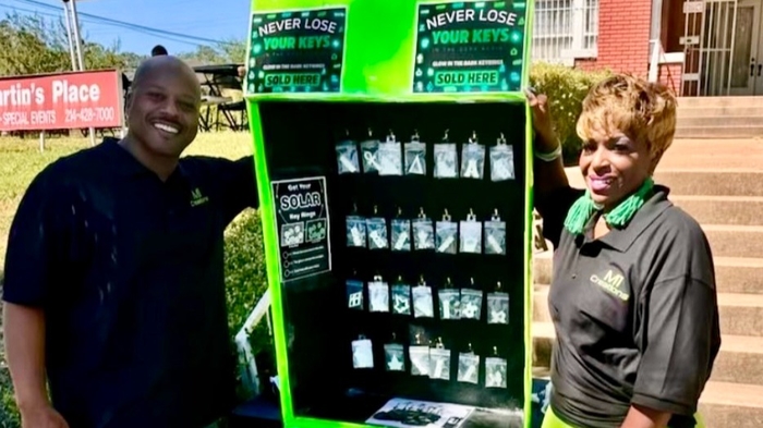 Dallas Couple Create 3D Keyrings GlowKeyRings.com