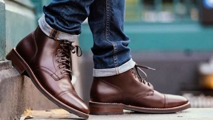 The Italian men�s elegance fashion code: The power of blue jeans & brown shoes