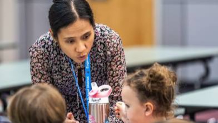 Around Oregon: First day on the job: New Eugene schools superintendent visits incoming kindergarteners