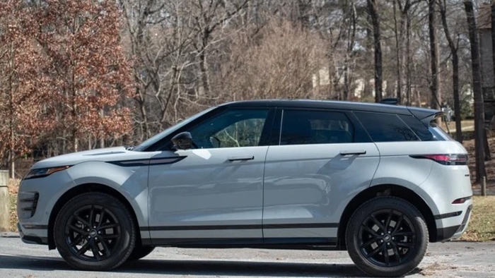2025 Range Rover Evoque SE  is a Tech-Infused Urban Sanctuary