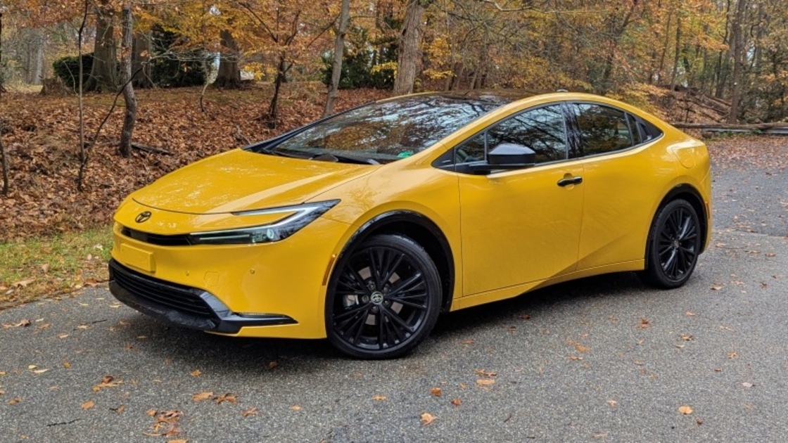 The Great Unplugging: Why Hybrids Are Winning and Toyota�s 2026 Prius Plug-in Nightshade Maintains Its Stand