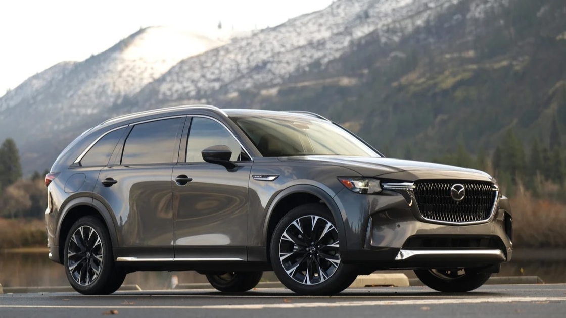 Review of the 2026 Mazda CX-90 PHEV Full-Size SUV
